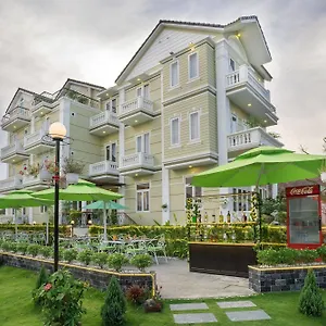 Golden Bell Backpacker Hotel&pool Bar Villa Hoi An